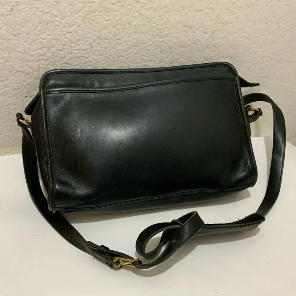 COACH Black Leather Shoulder Crossbody Strap Purse 1980s